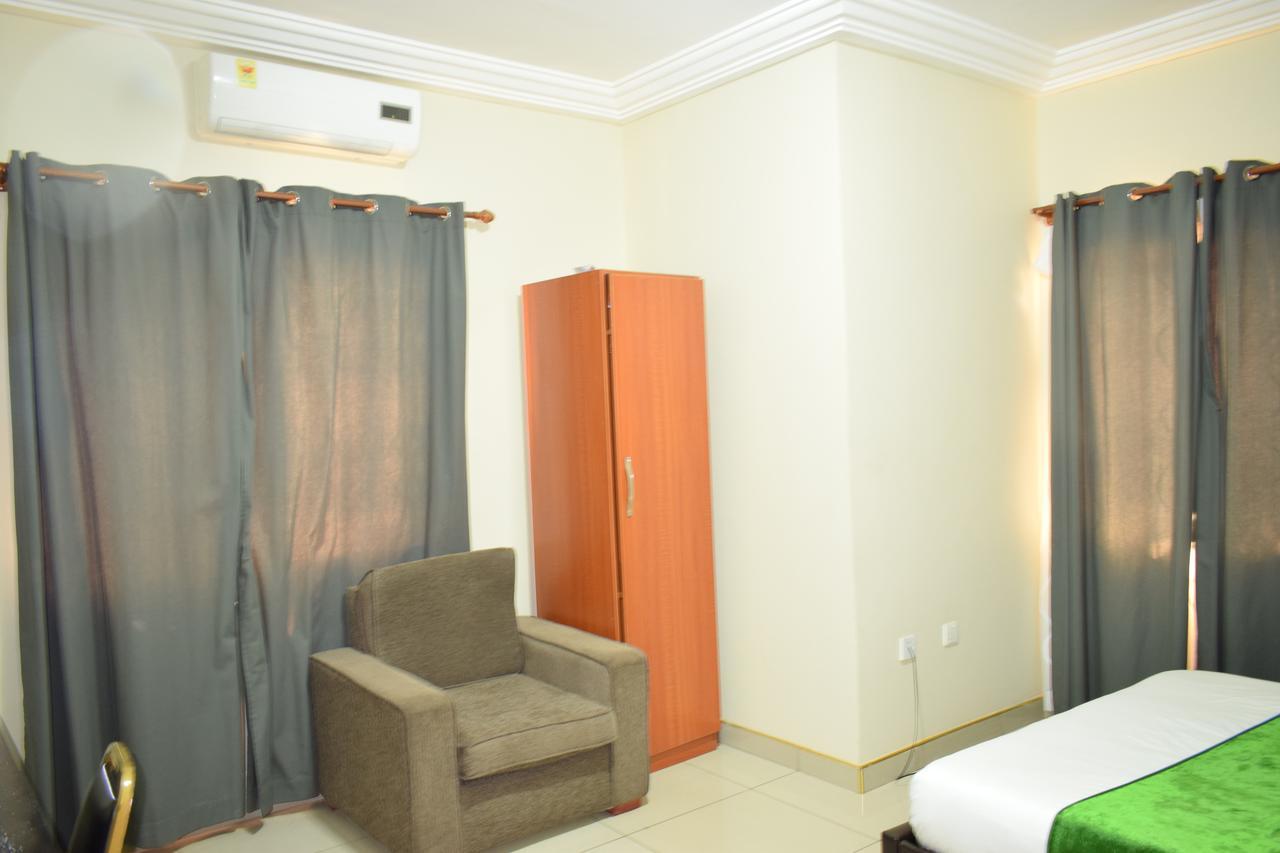 Relle Suites Hotel Ogbodjo Luaran gambar